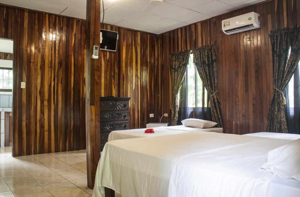 Manuel Antonio Hostel Resort Εξωτερικό φωτογραφία