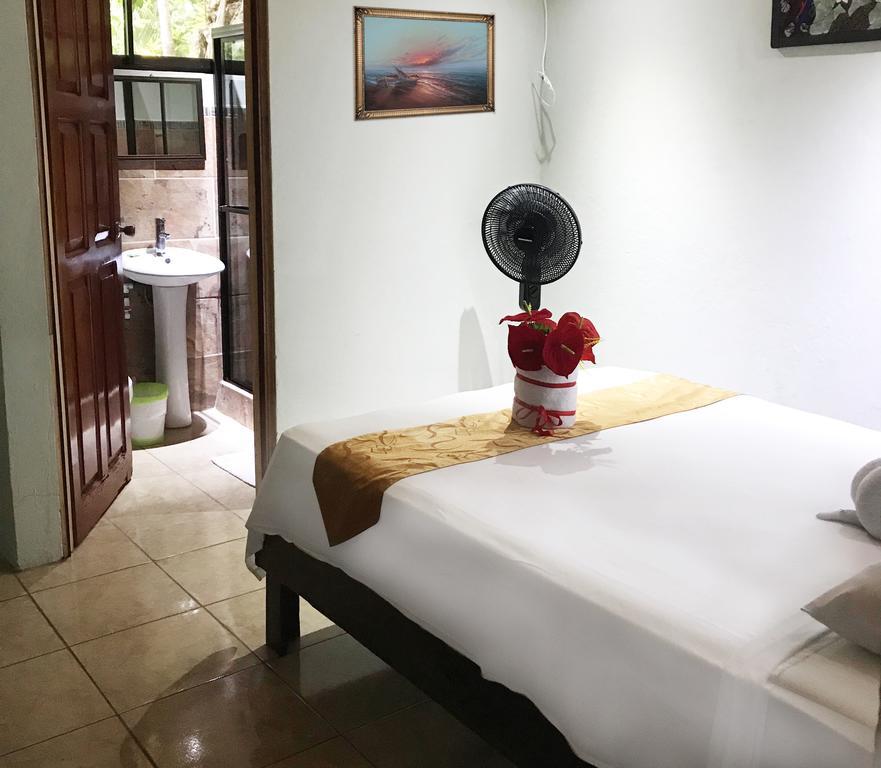 Manuel Antonio Hostel Resort Εξωτερικό φωτογραφία