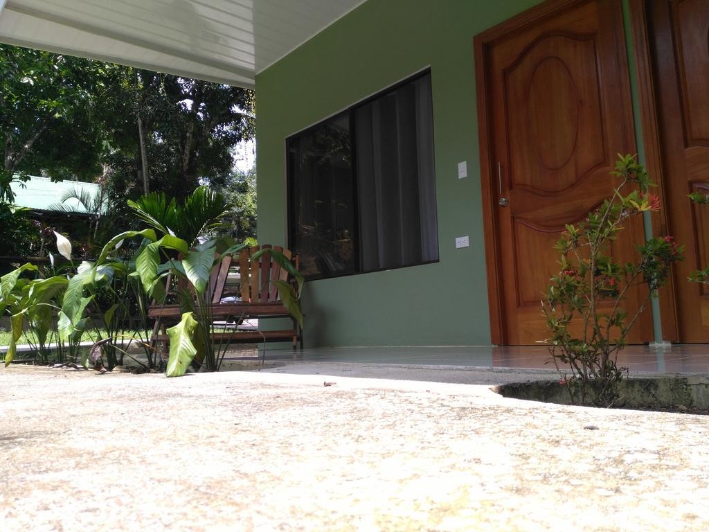 Manuel Antonio Hostel Resort Εξωτερικό φωτογραφία